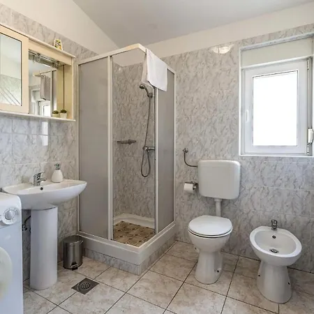 2 Bedroom Front In Medulin