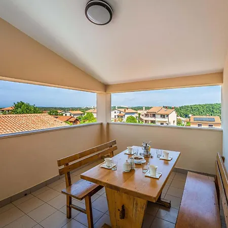 Apartament Cozy In With Kitchen Medulin