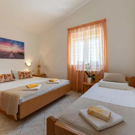 2 Bedroom Front In Apartment Medulin